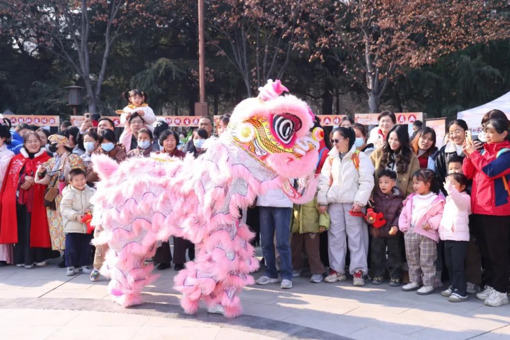 “潮起长安正青春”：西安传统文化“青春市集”引领青年新风尚